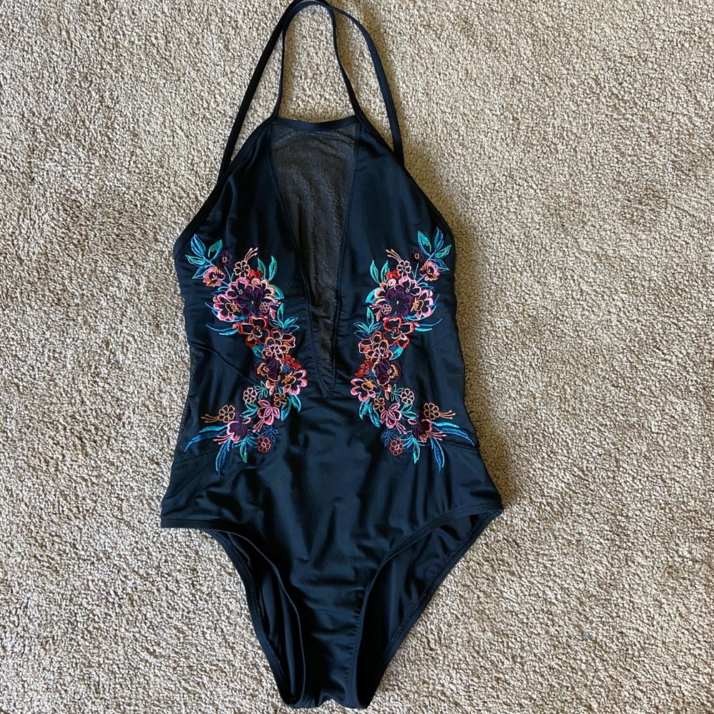 Laundry by Shelli Segal bathing suit